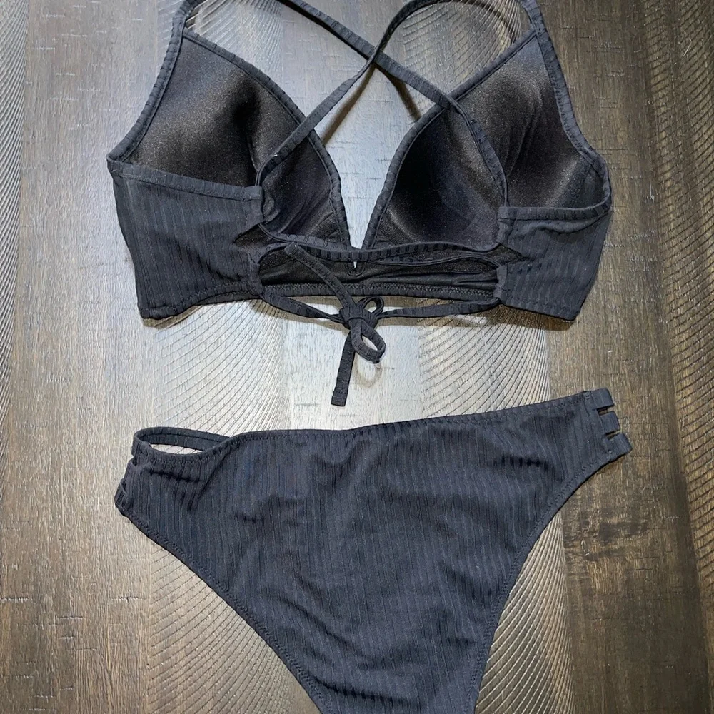Black Ribbed Bikini Set - Picture 4 of 5